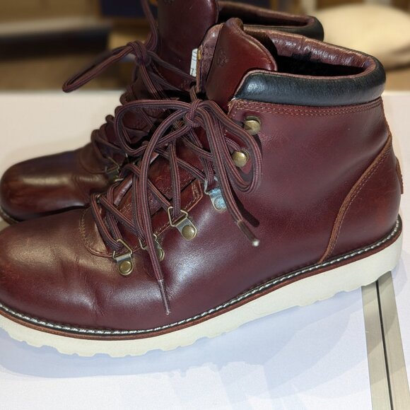 UGG Men\'s Burgundy Leather Lace-Up Boots